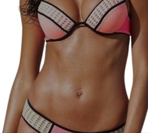VICTORIA'S Secret Neon Nectar Hot Pink Crochet Classic Bikini Bra Top Si…